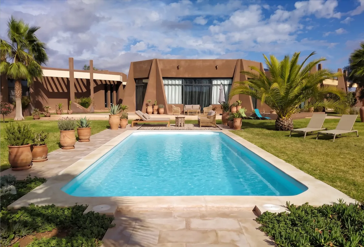 Piscine polyester sur mesure, villa à Marrakech